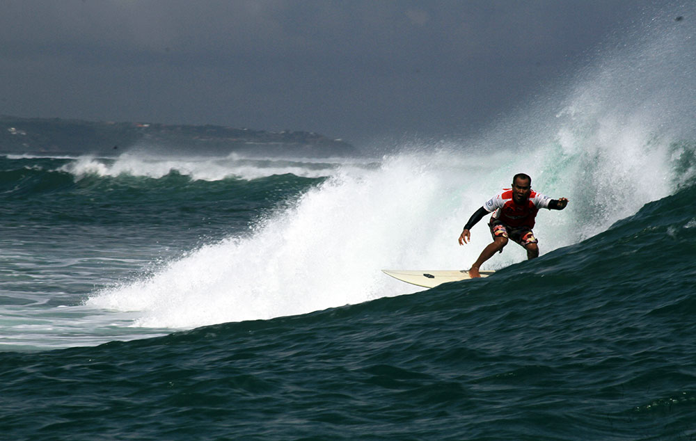 Bali surf tours program prices.